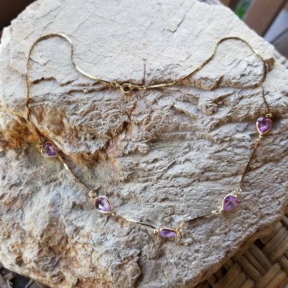 Jewelry - Gold Tone Necklace